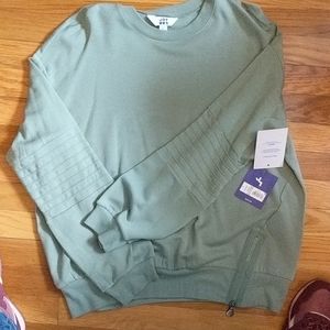 Super soft and cozy sweatshirt
